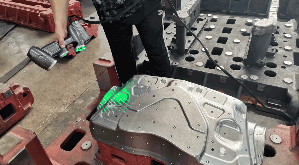 綠色激光3D掃描儀助力模具制造3D檢測設計數(shù)據(jù)對比優(yōu)化